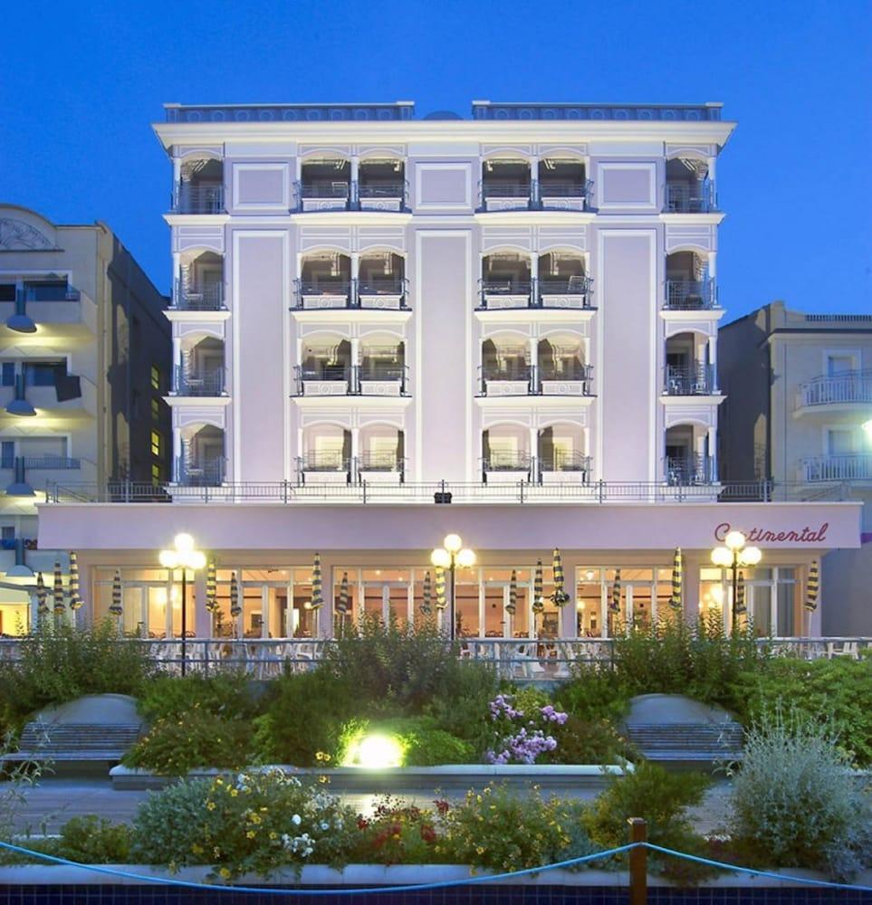 Hotel Continental Cattolica Buitenkant foto