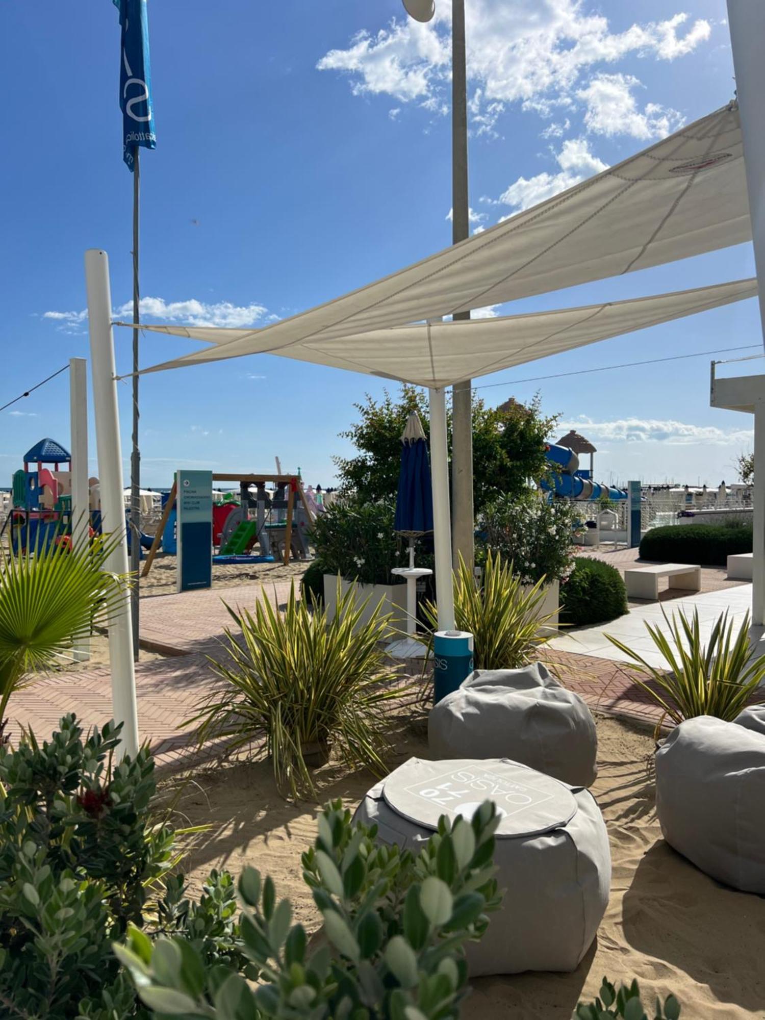 Hotel Continental Cattolica Buitenkant foto